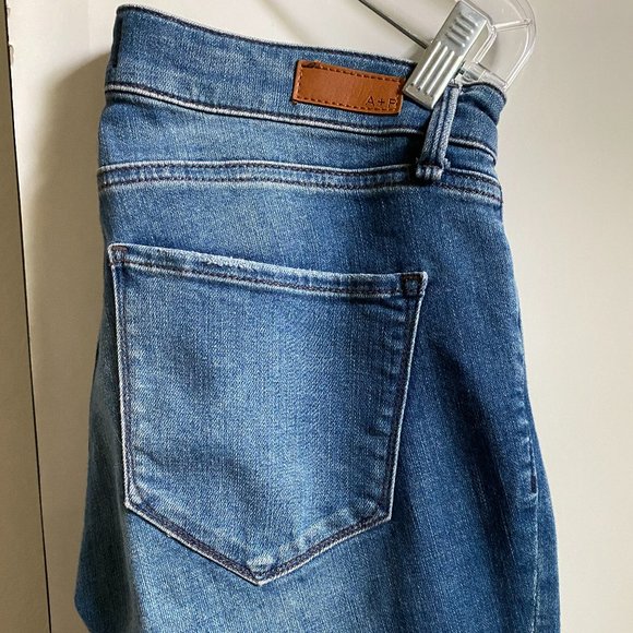 Abercrombie & Fitch Harper Women's Cropped Jeans - Picture 4 of 4